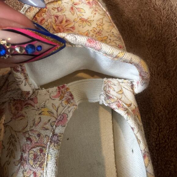 Billabong Women’s Floral Paisley Pink/White Loafers Size 8 Casual Slip On Beach - Picture 3 of 8